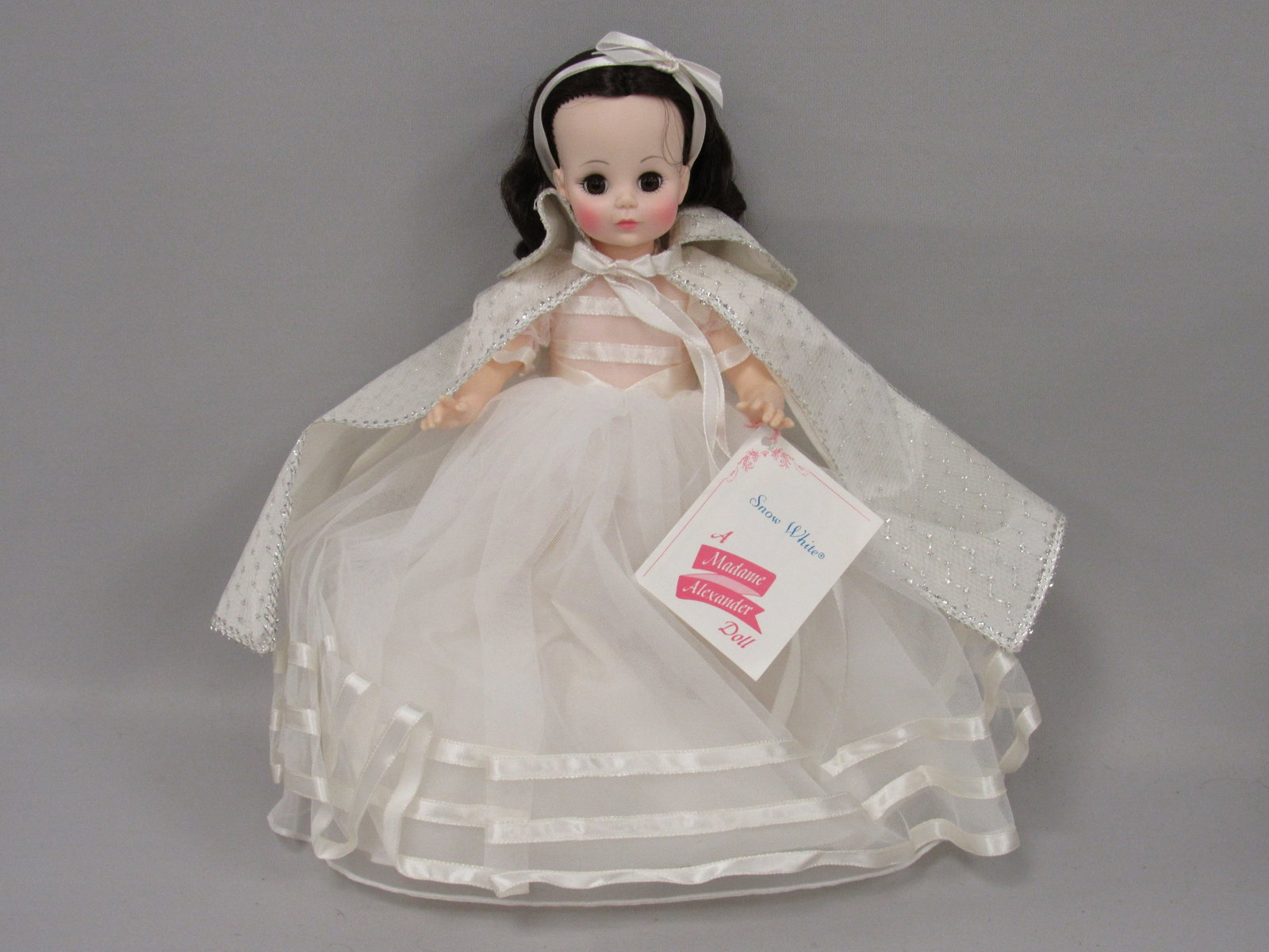 14 IN. MADAME ALEXANDER "SNOW WHITE":: MIB WITH TAG - EX