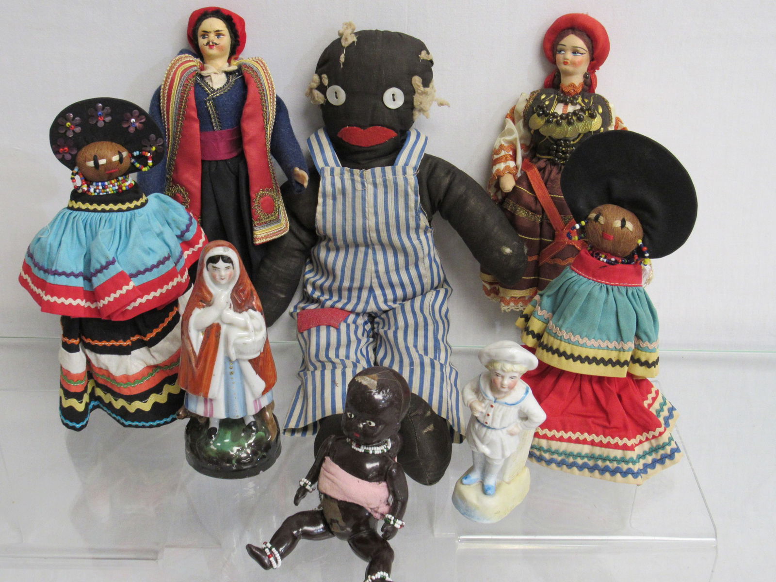(8 PCS.) DOLL & FIGURINE LOT: (1 of 2)