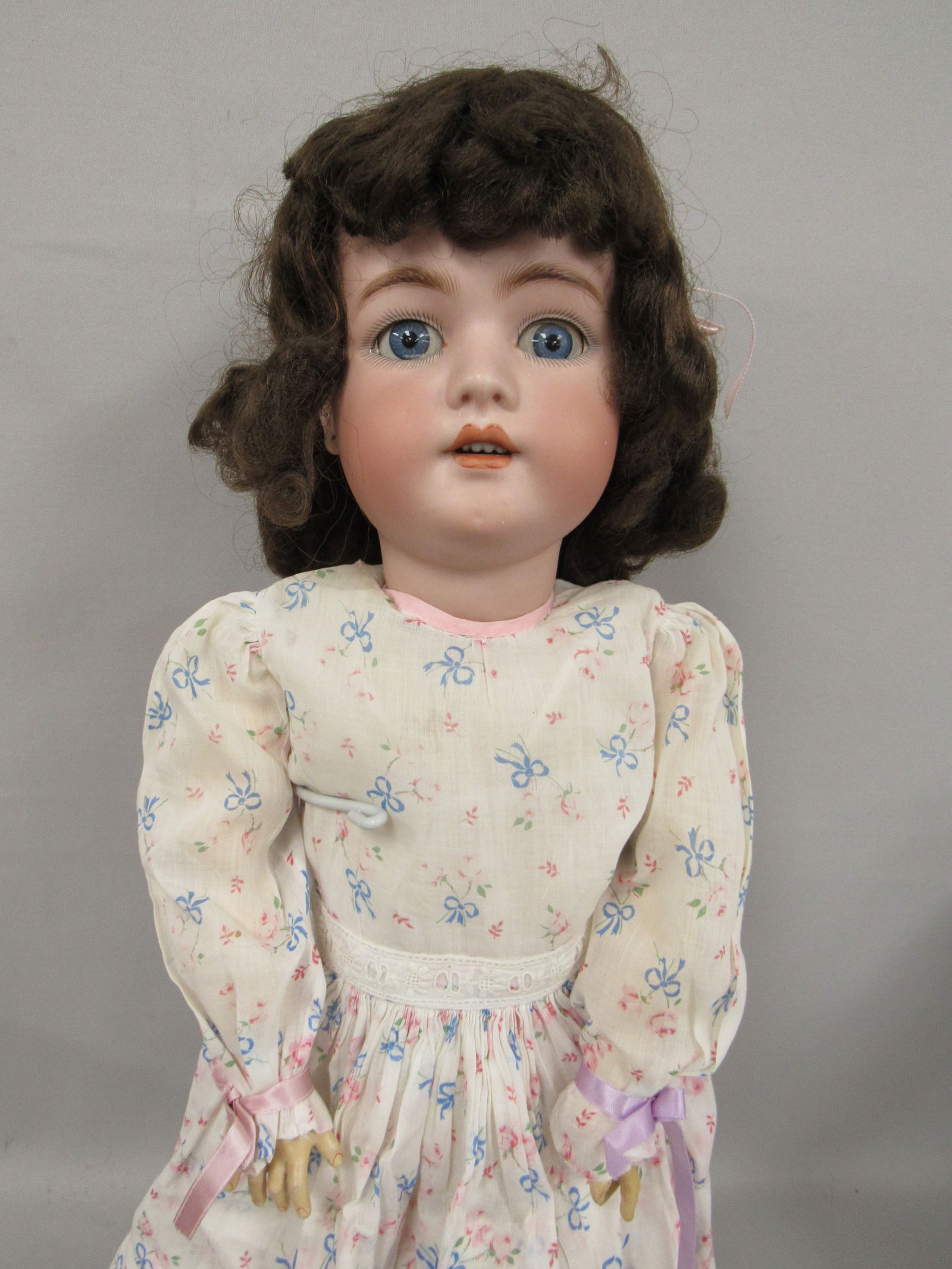 24 1/2 IN. 1078/GERMANY/RF/SIMON & HALBIG/S & H/14: PERFECT BISQUE HEAD WITH GLUE RESIDUE. MISMATCHED WITH BODY FOR THE SIZE OF THE HEAD. BODY IS CLEAN WITH NORMAL WEAR