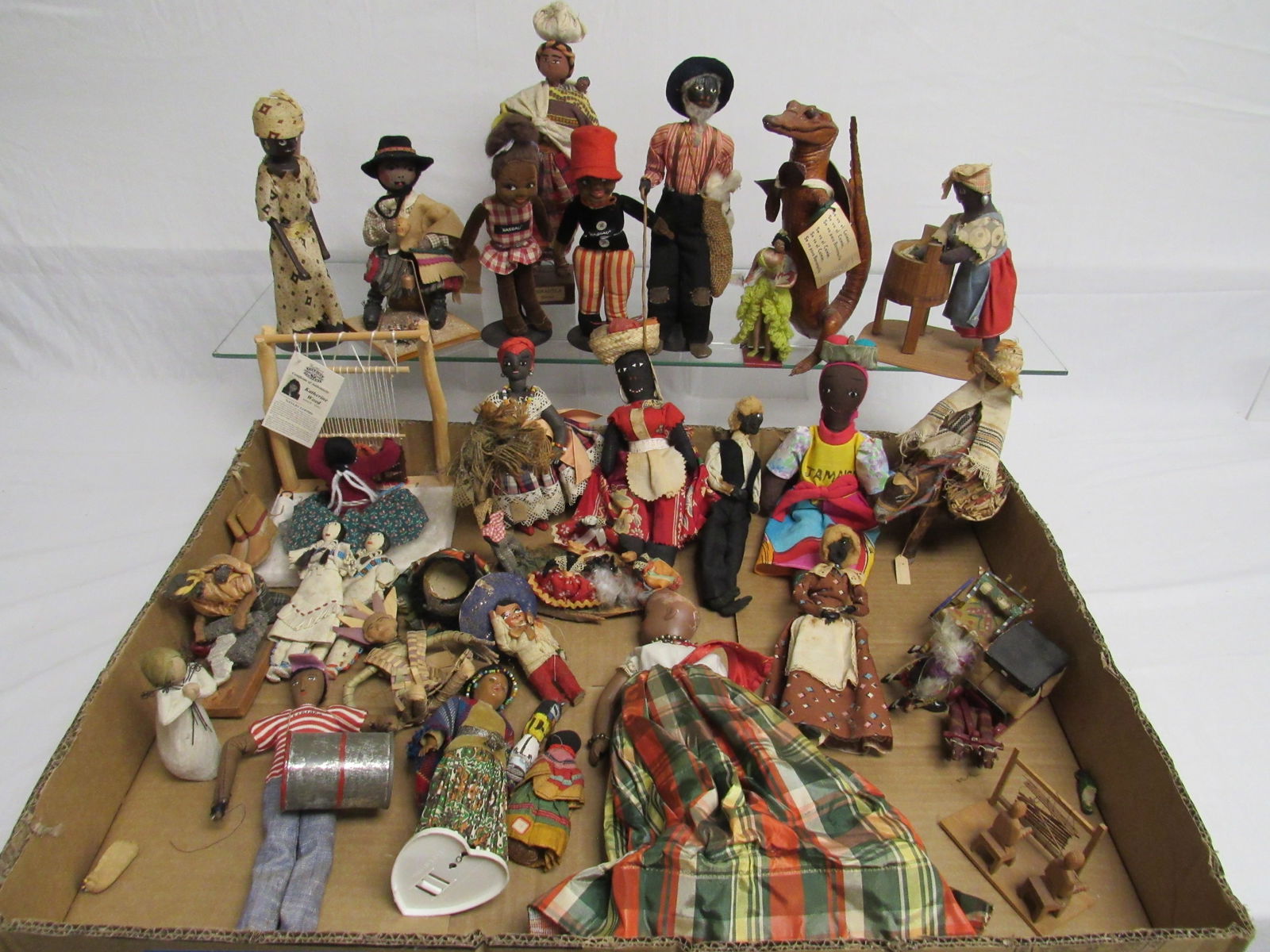 VERY COLLECTIBLE & ANTIQUE LOT OF FOREIGN DOLLS: (1 of 11)