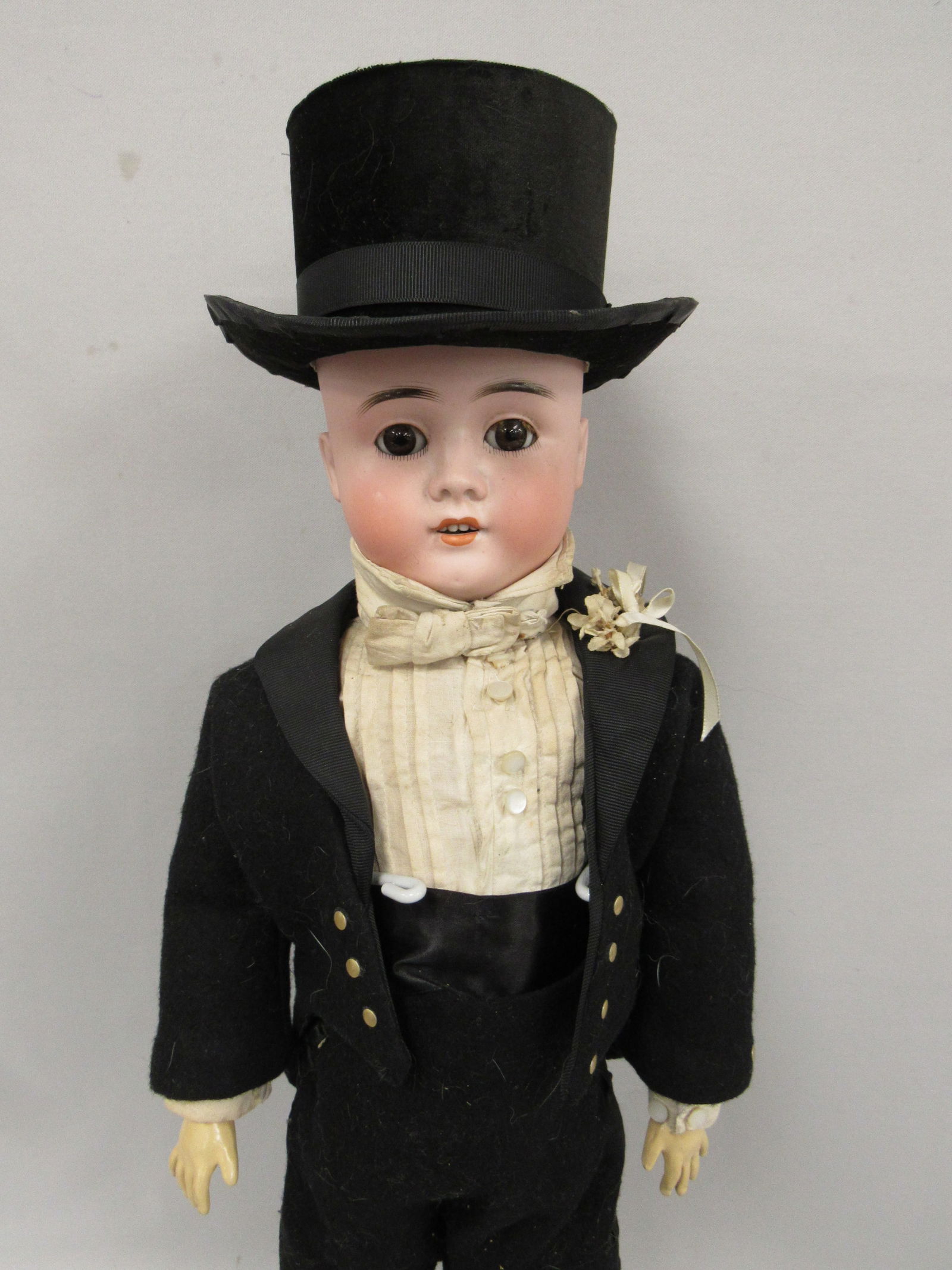 24 IN. HAMBURGER & COMPANY "GROOM": (1 of 8)