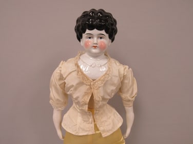 24 IN. LOW BROW CHINA HEAD: