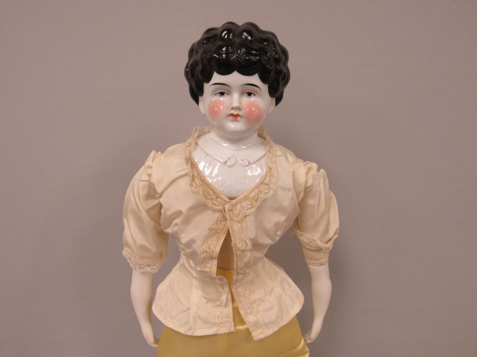 24 IN. LOW BROW CHINA HEAD: (1 of 13)