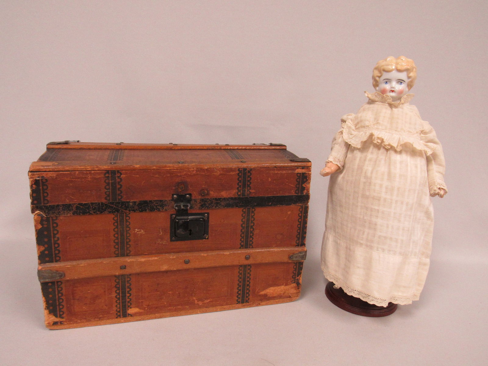 15 IN. BLONDE LOW BROW CHINA HEAD:WITH TRUNK: (1 of 20)