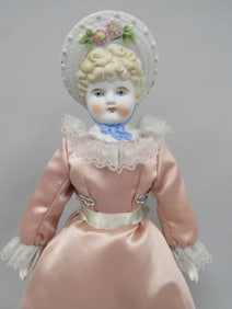 PRETTY PARIAN REPRODUCTION BONNET HEAD DOLL: