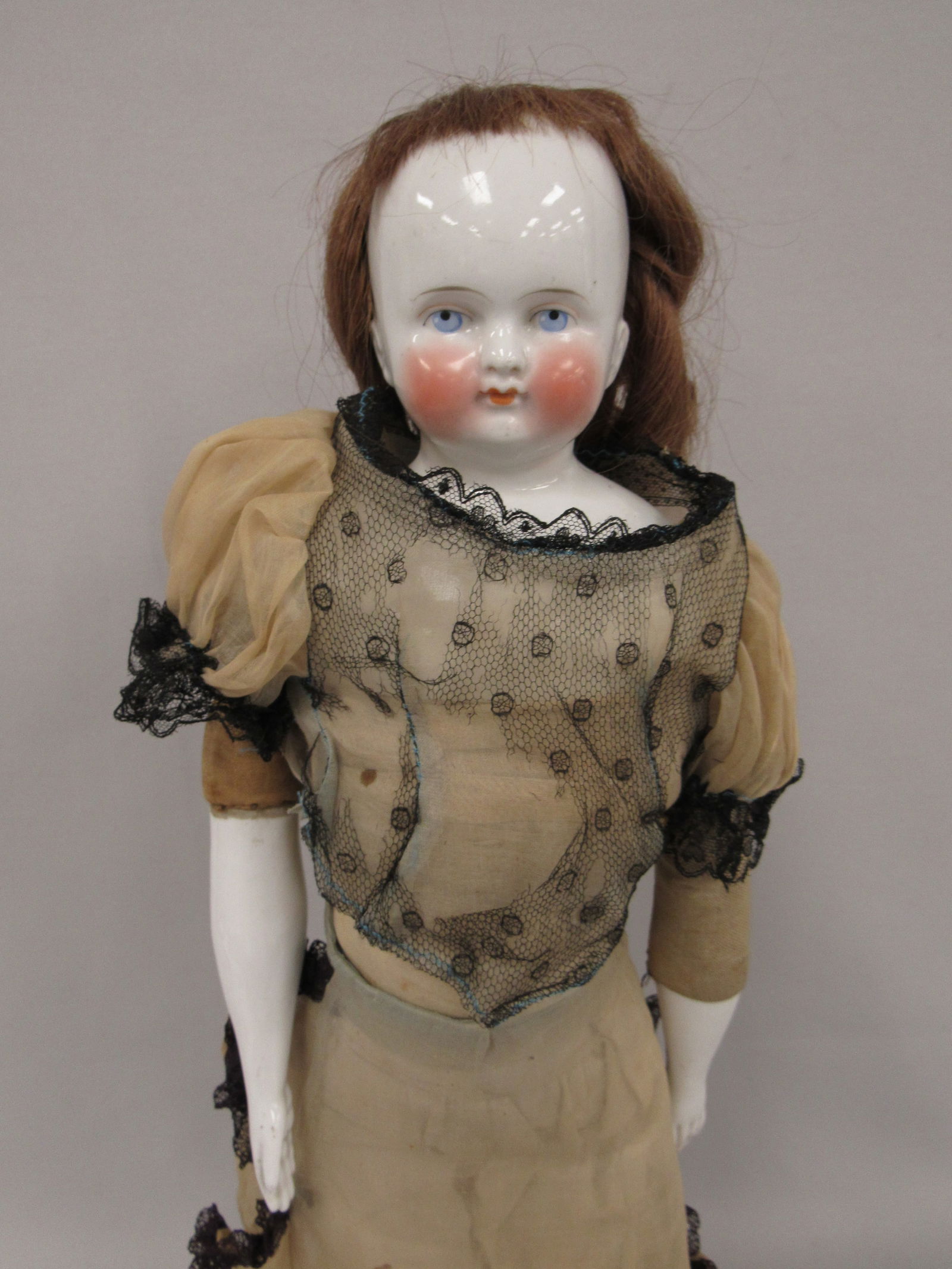 20 IN. CHINA LADY WITH WIG: (1 of 11)