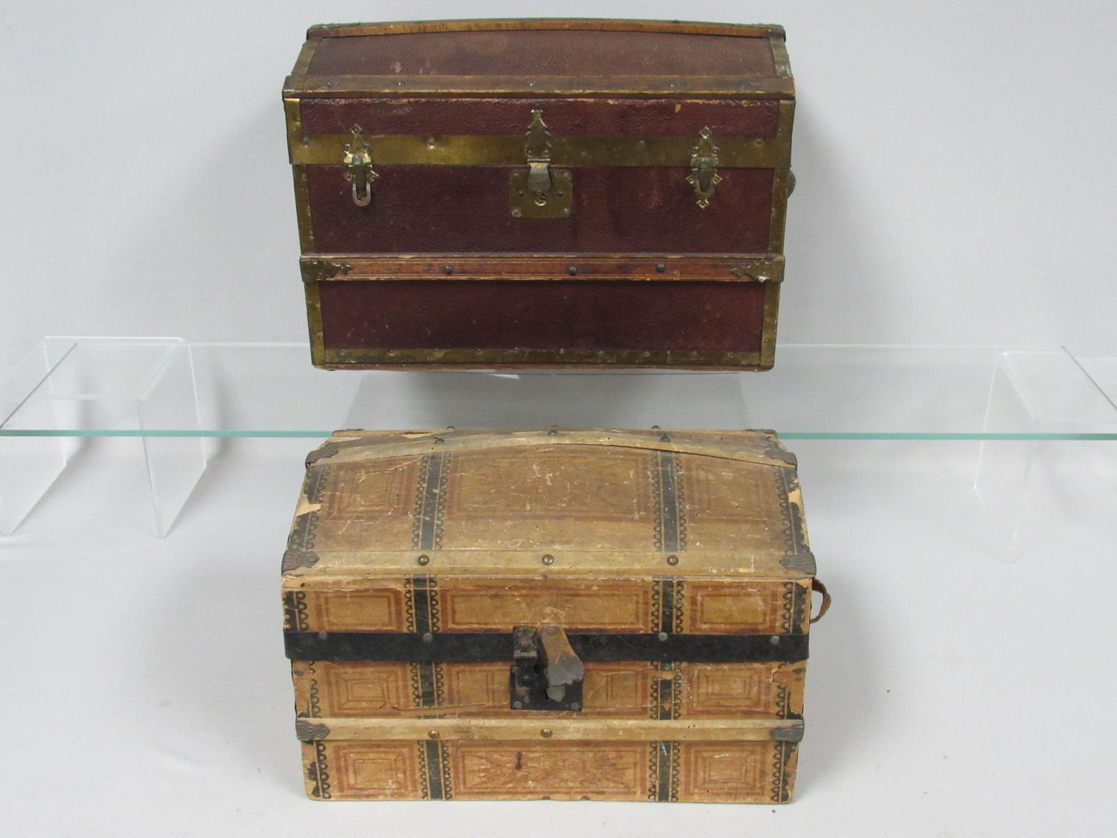 (2) ANTIQUE HUMPBACK DOLL TRUNKS: (1 of 19)