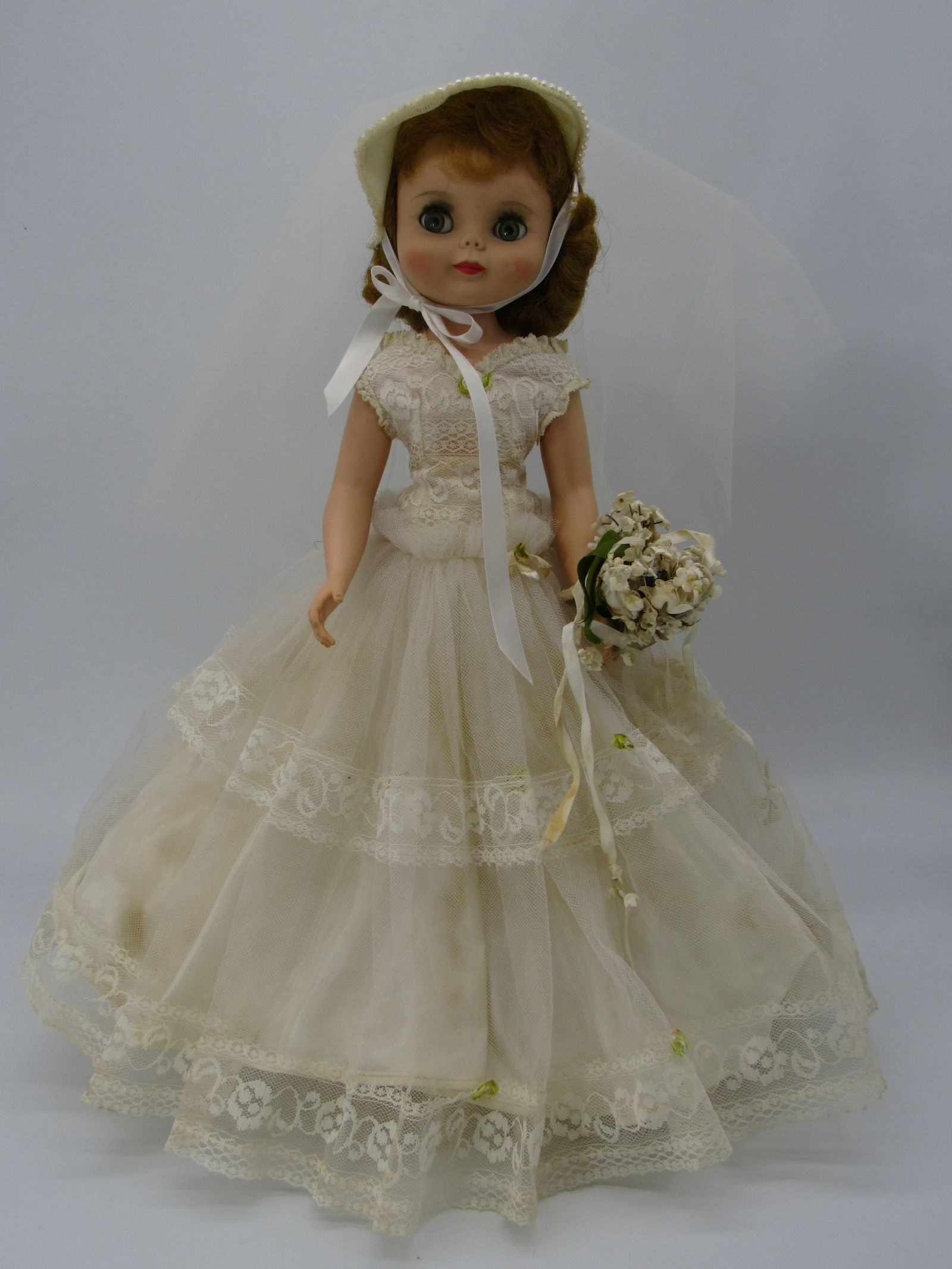 19 IN. AMERICAN CHARACTER "BETSY McCALL": (1 of 11)