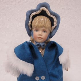 10 IN. KATHY REDMOND ARTIST DOLL: