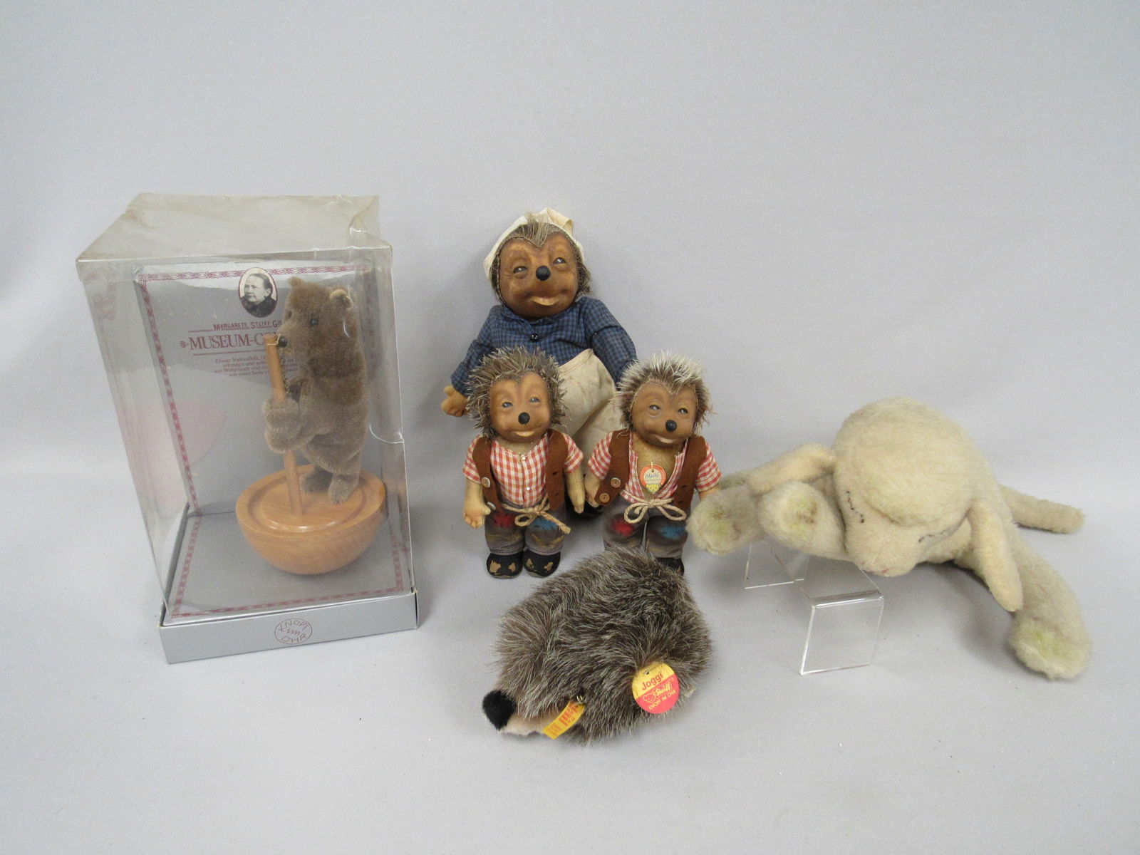 STEIFF LOT HEDGEHOGS: (1 of 16)