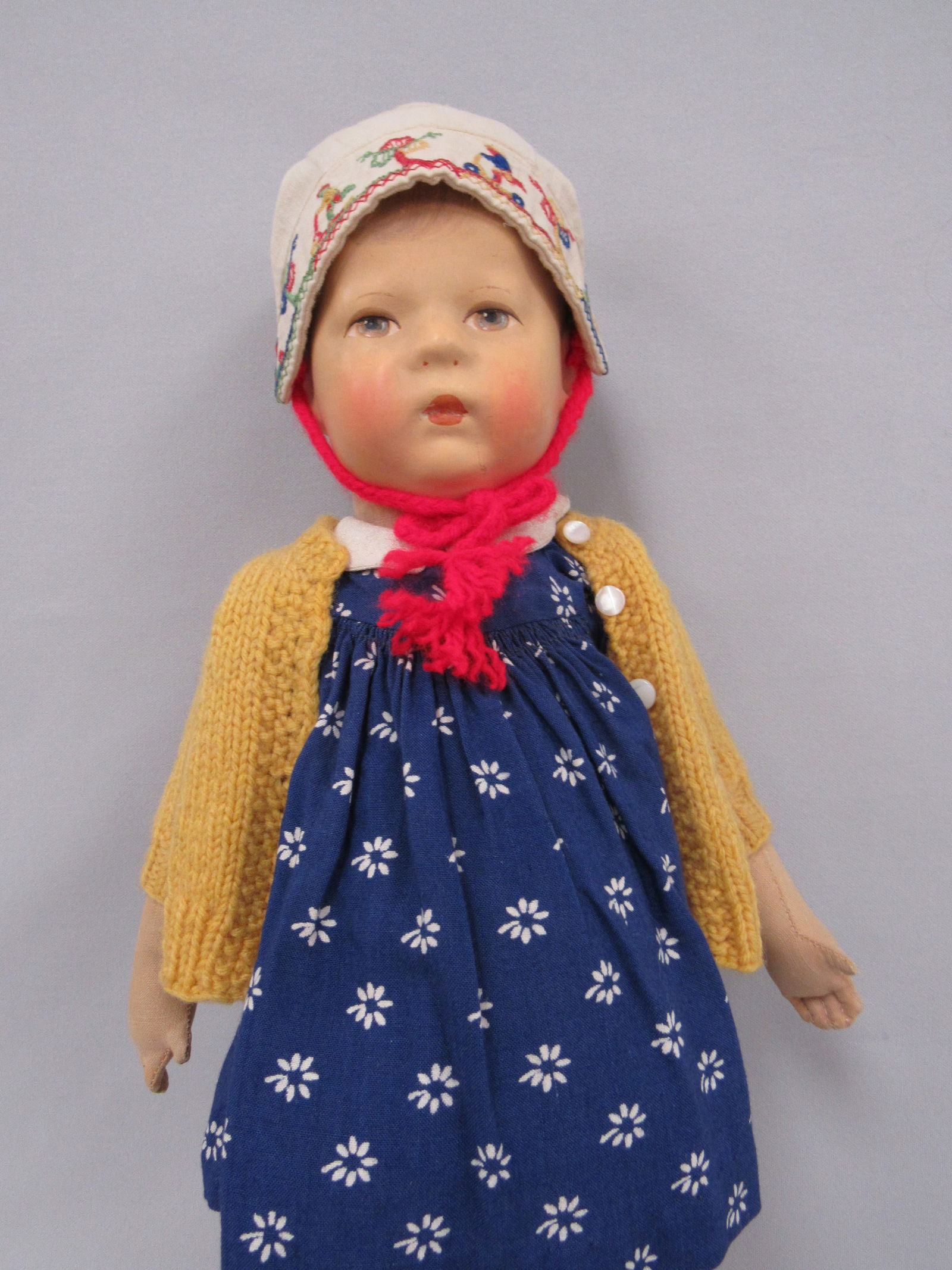 18 IN. KATHE KRUSE EARLY DOLL WITH NARROW HIPS: (1 of 12)
