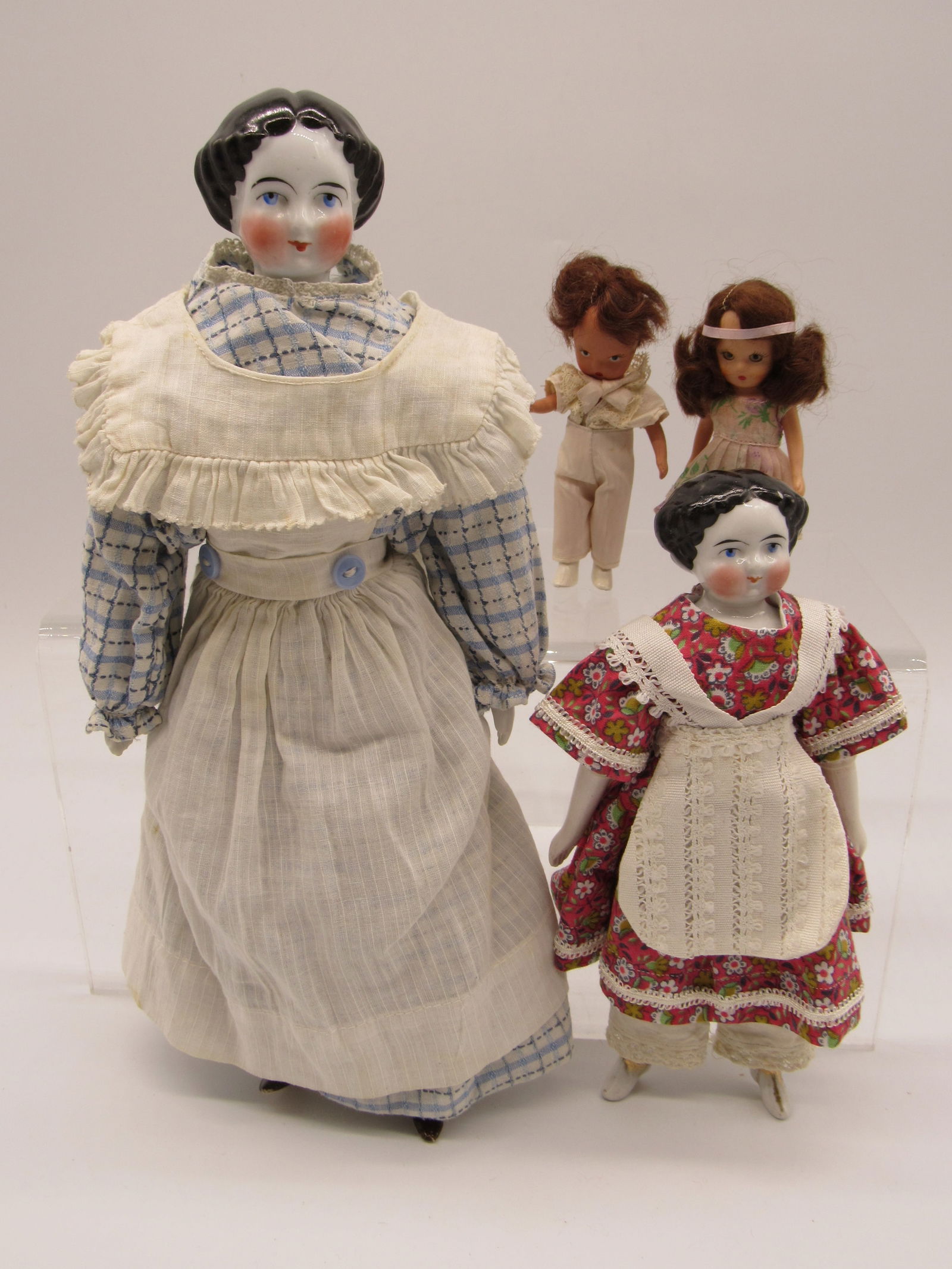 LOT OF CHINA & STORYBOOK DOLLS: (1 of 12)