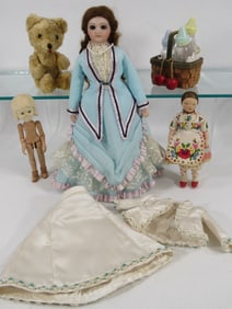 5 PIECE DOLL & BEAR LOT: