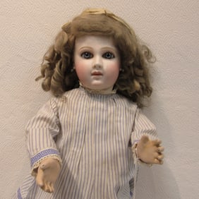 21 1/2 IN. EARLY ALMOND EYE PORTRAIT FACE JUMEAU: