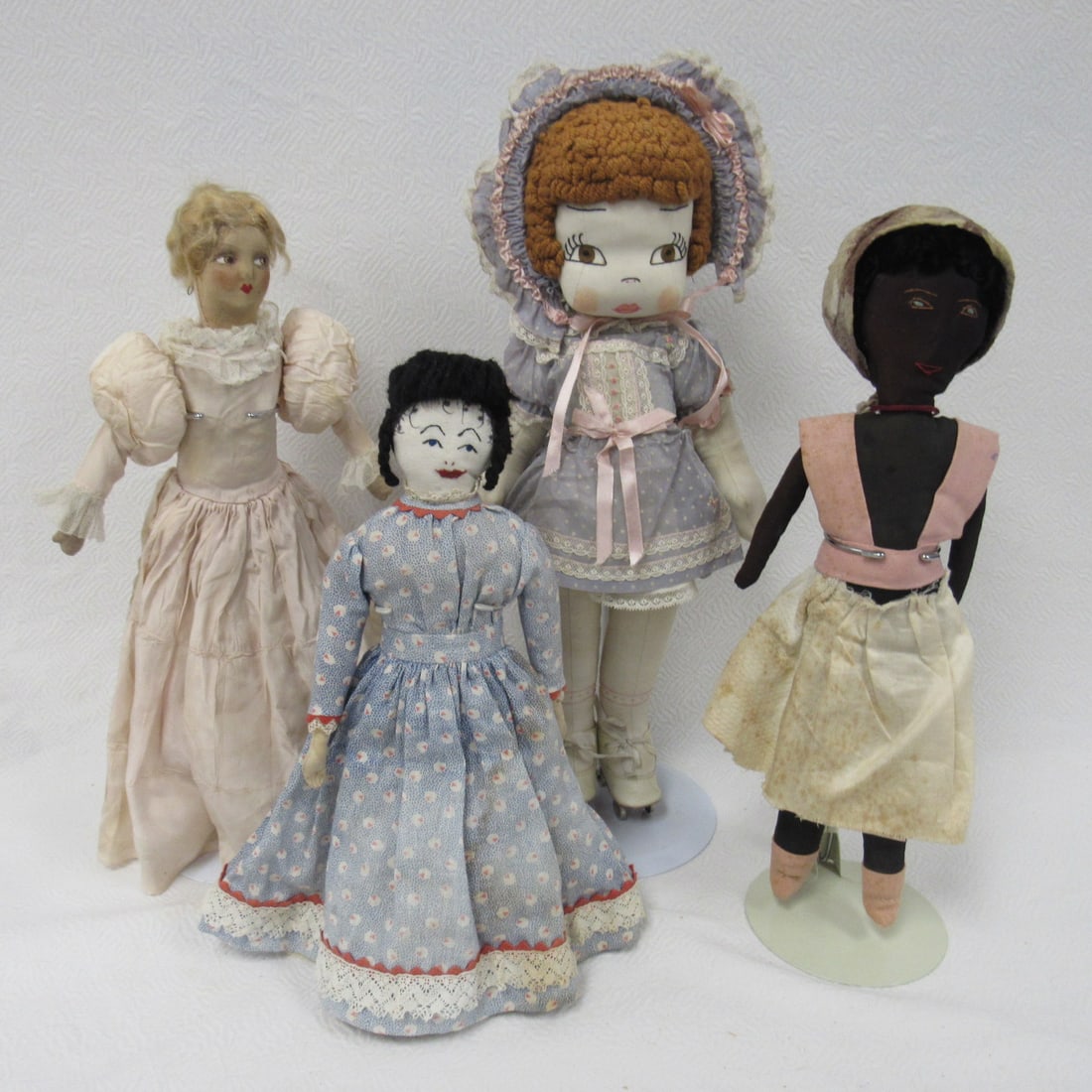4 CLOTH DOLL LOT: (1 of 9)