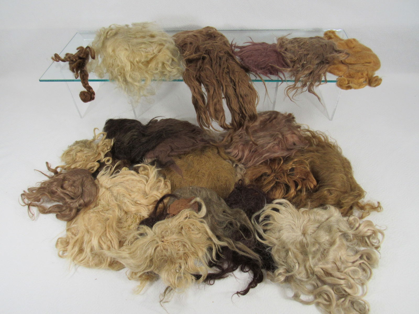 15 DOLL WIGS: (1 of 6)