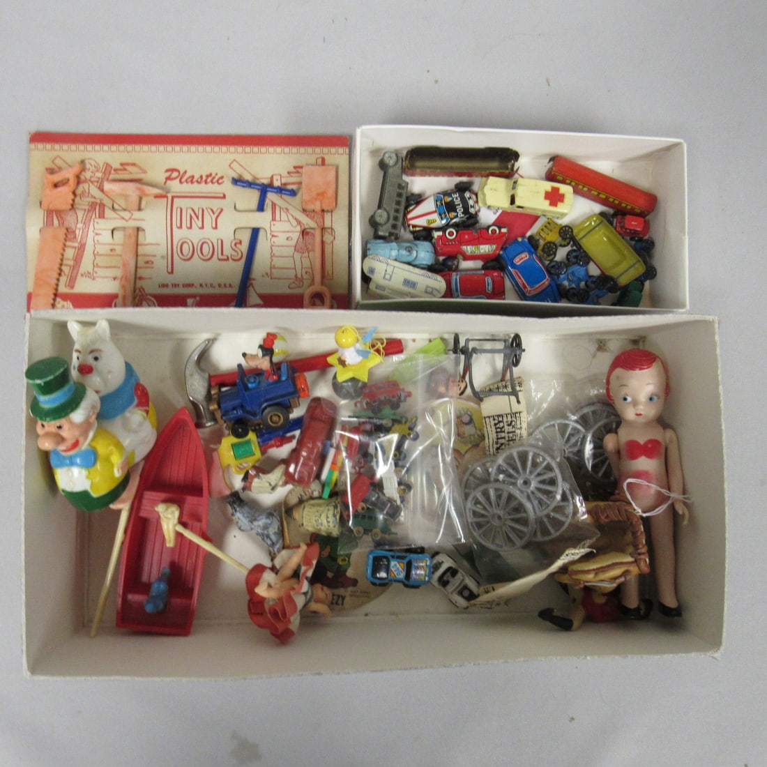 BOX LOT OF SMALLS: (1 of 9)