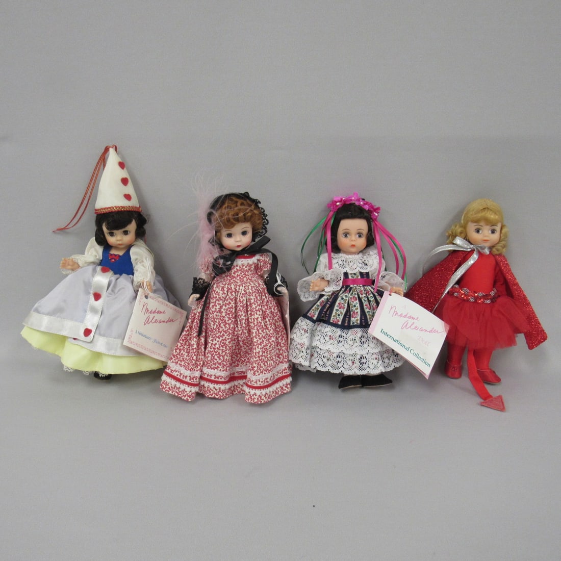 4 DOLL BOX OF 8 IN. ALEXANDERS: (1 of 5)