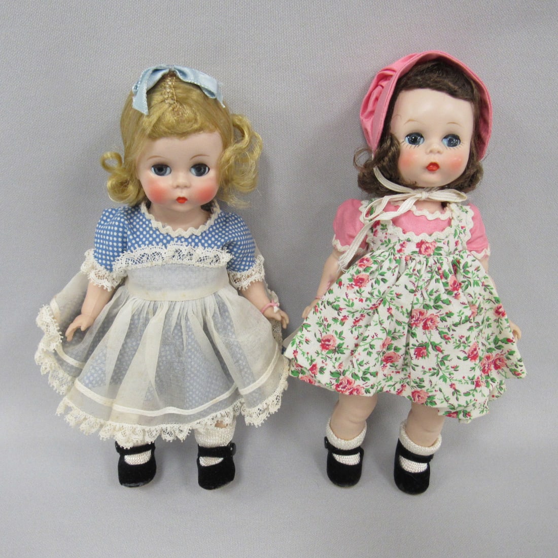 PAIR OF EARLY ALEXANDERKINS: (1 of 5)