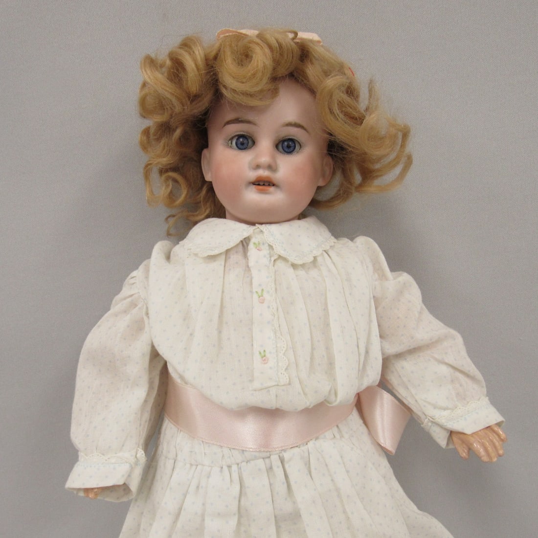 A.M. 15 IN. #1894:: HEAD IS MARKED AM 0 1/2 DEP, MADE IN GERMANY - SOCKET HEAD, SLEEP EYES, COMPO B.J. BODY, WIG IS NEWER. NO DAMAGE OR REPAIRS TO BISQUE