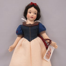 WALT DISNEY'S SNOW WHITE & THE SEVEN DWARFS: