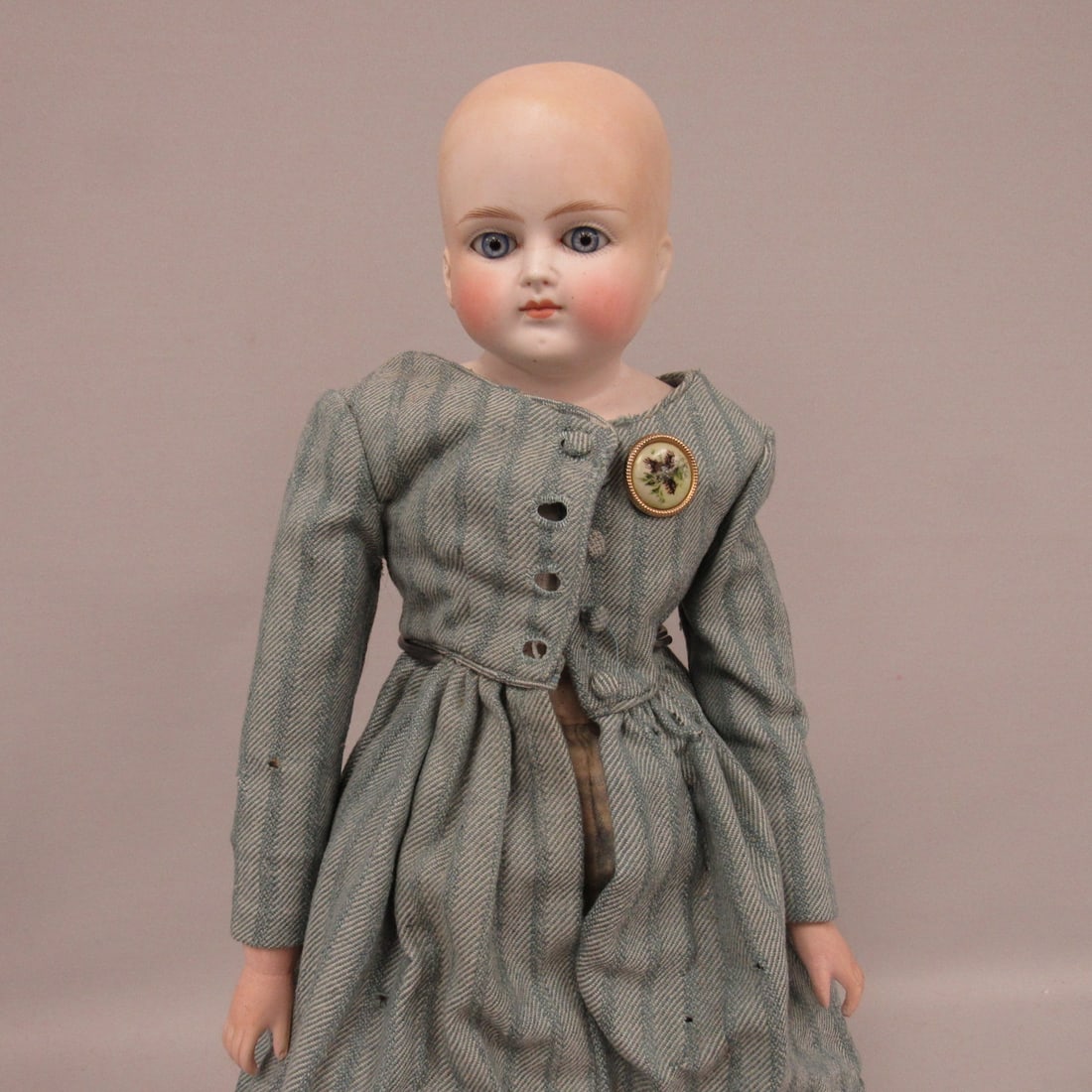 18 IN. SOLID DOME TURNED SHOULDER HEAD: (1 of 8)