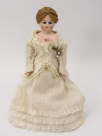 GERMAN BISQUE SHOULDERHEAD FASHION DOLL:
