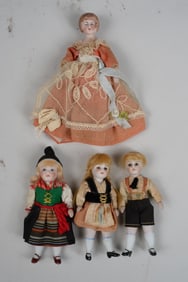 4.5 IN. MOTHER WITH 3 ALL BISQUE CHILDREN: