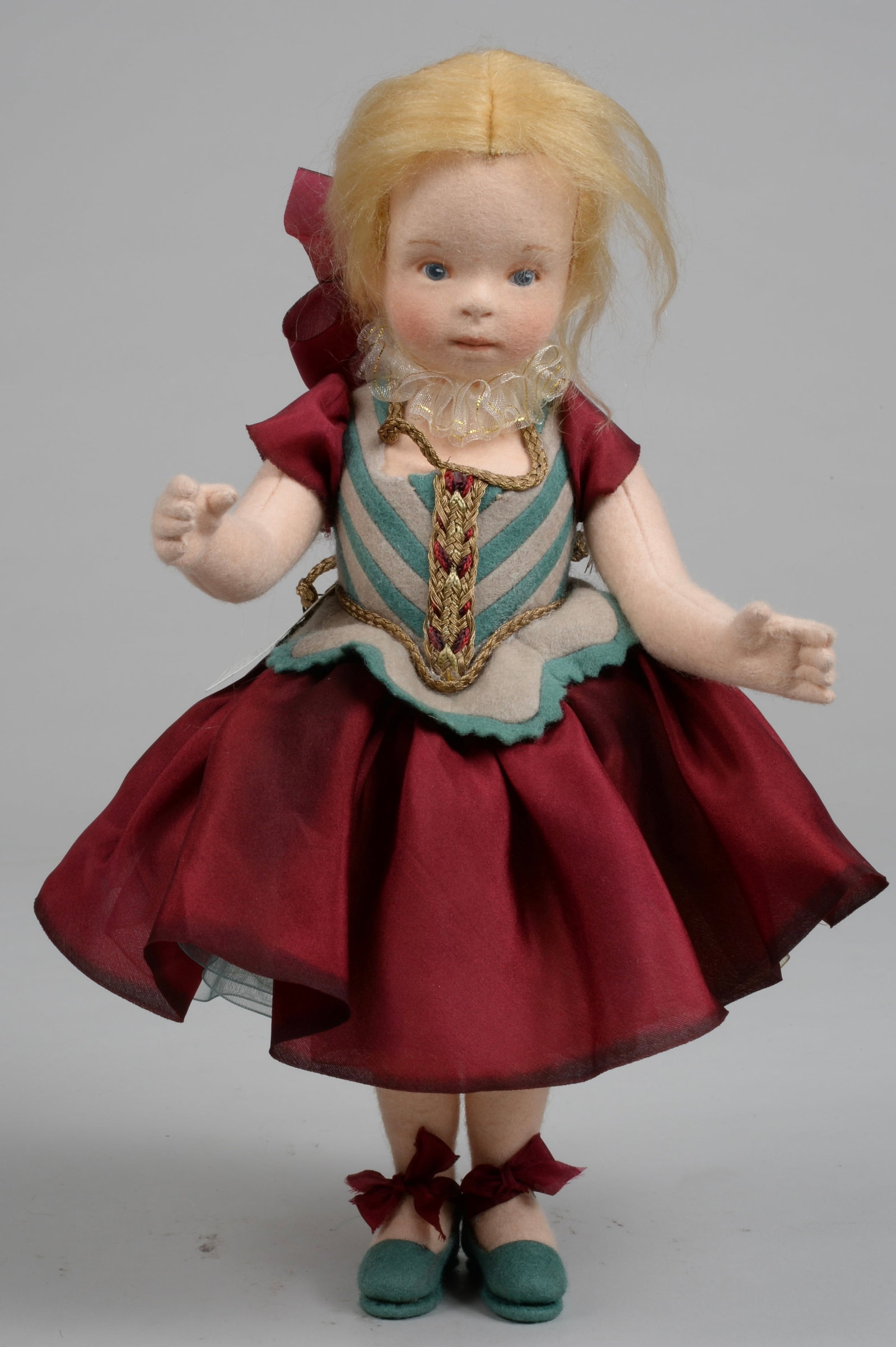 R. JOHN WRIGHT UFDC "MUSETTE" CANDY CONTAINER: (1 of 3)