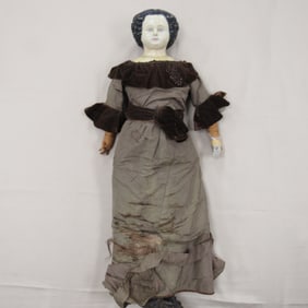 39 IN. PAPER MACHE SHOULDER HEAD: