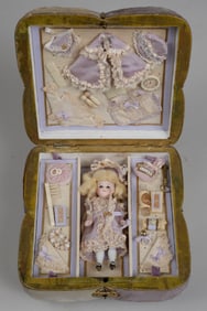 4 IN. ALL BISQUE MIGNONETTE W/ FANCY WARDROBE BOX: