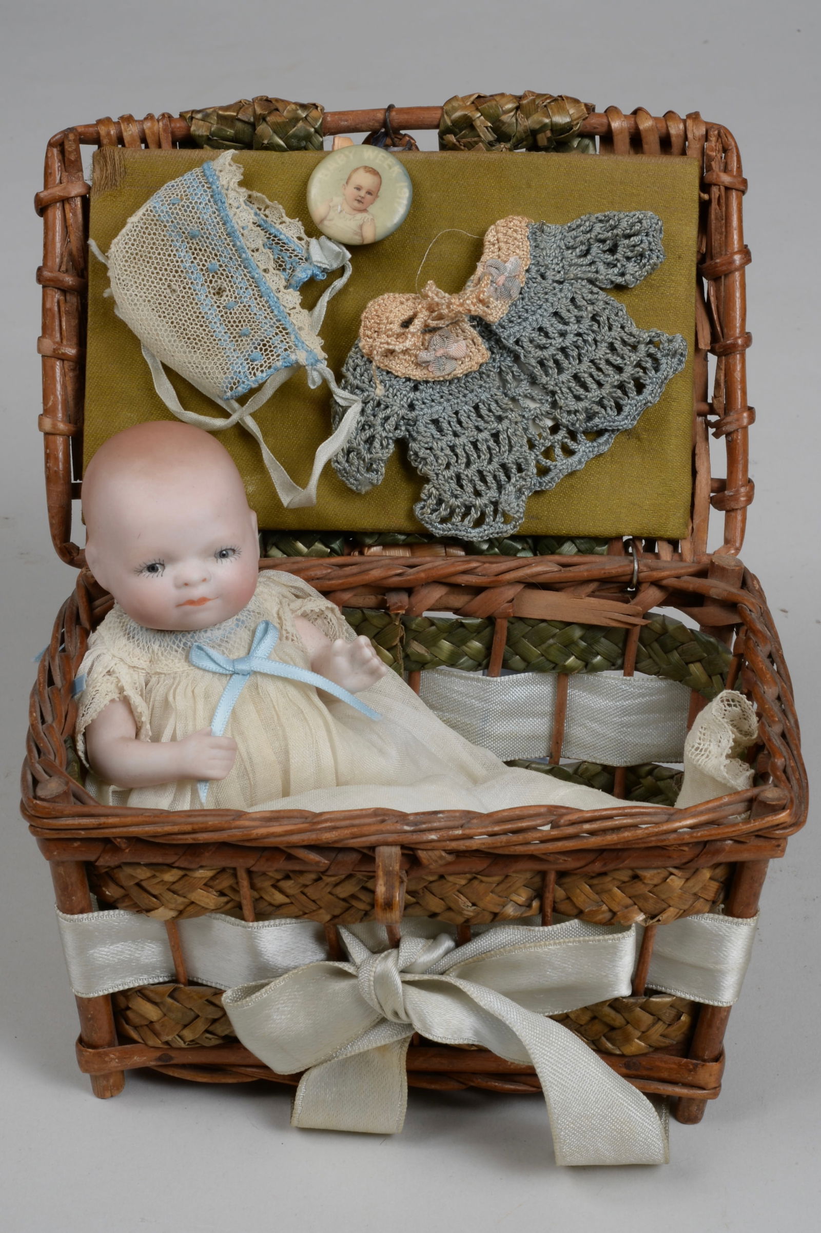 5 IN. GLASS-EYED BYE-LO BABY IN WICKER BASKET: (1 of 11)