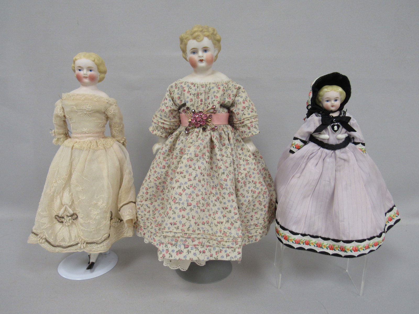 3 BLONDE PARIAN DOLLS: (1 of 18)