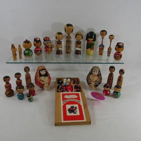 GROUP OF ASSORTED JAPANESE DOLLS: