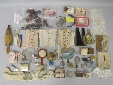 BOX LOT OF ACCESSORIES: