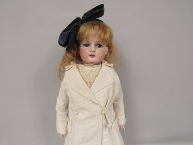 24 IN. ARMAND MARSEILLE SHOULDERPLATE GIRL: