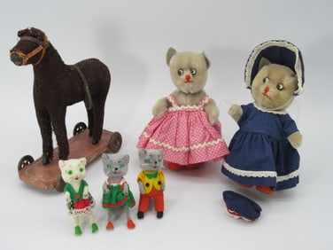 BOX LOT OF PLUSH ANIMALS: