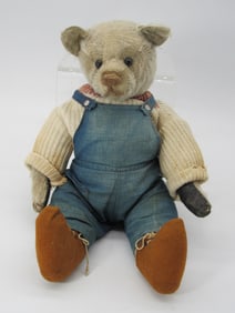ANTIQUE TEDDY BEAR WITH HUMPBACK: