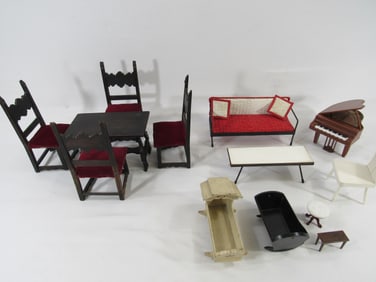 BOX OF ASSORTED DOLL HOUSE FURNITURE, ETC.: