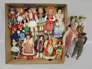 4 ARTIST DOLL & BOX OF FOREIGN DOLLS: