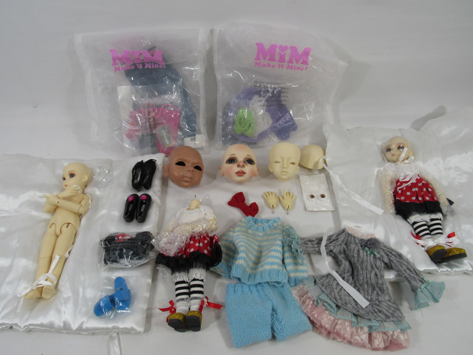 LOT OF 2 BJD DOLLS WITH EXTRAS: (1 of 13)