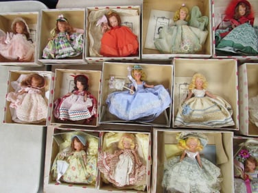 33 ASSTD. NANCY ANN STORYBOOK DOLLS:
