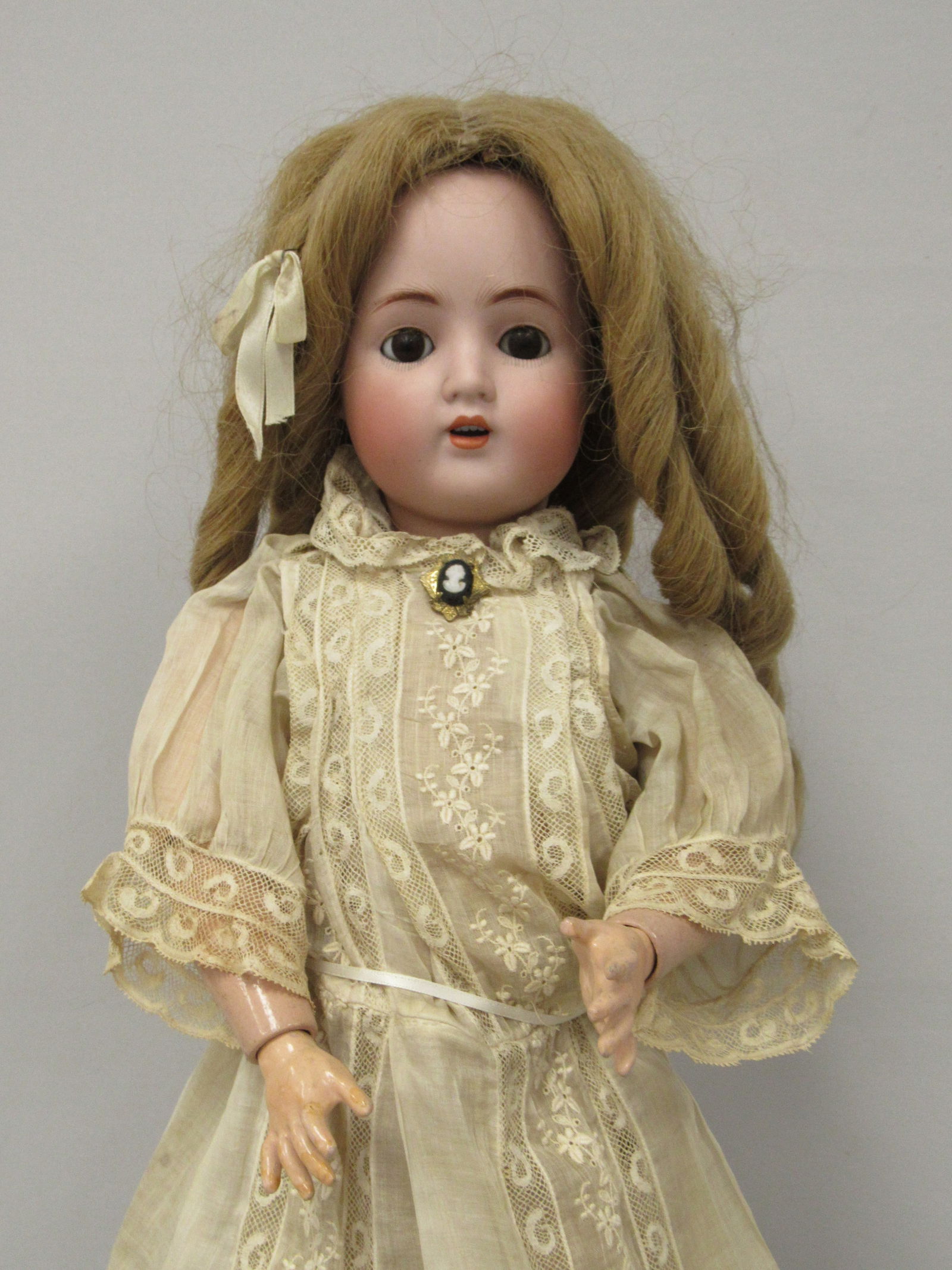 A B & G 23 IN. BISQUE HEAD CHILD: (1 of 11)