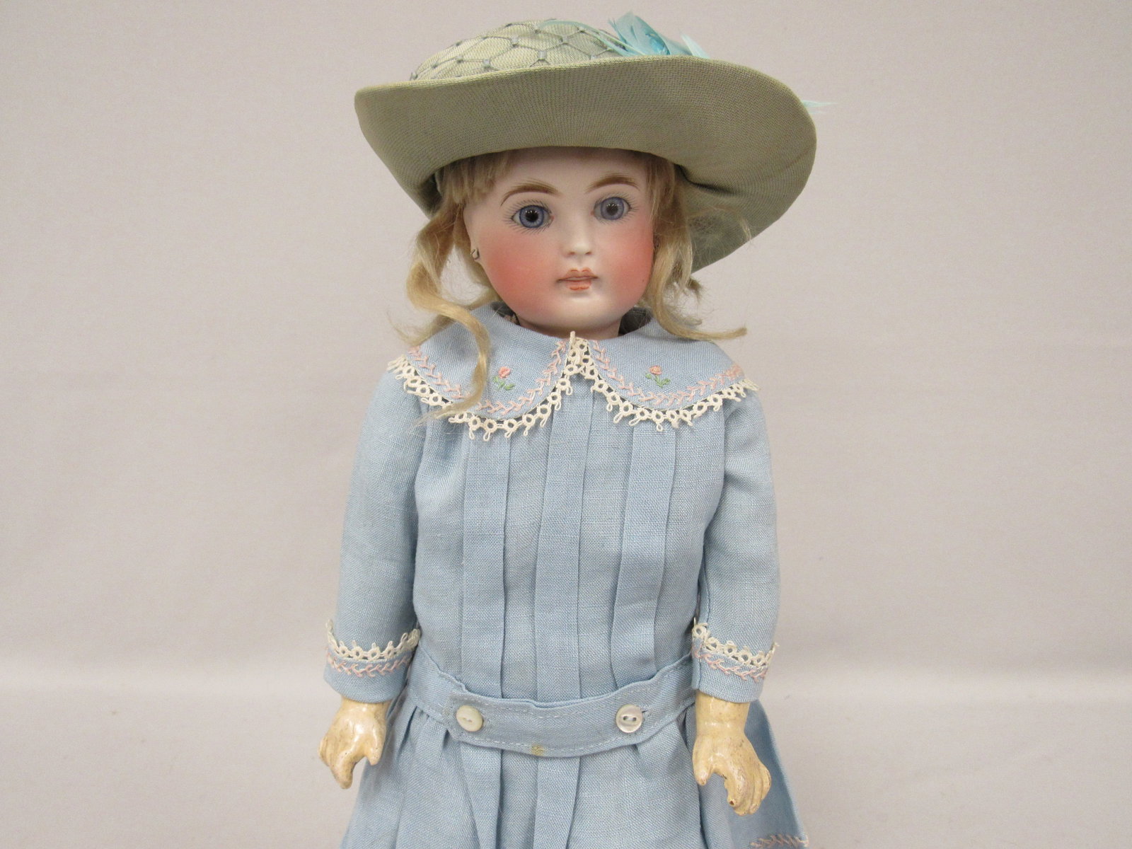 16 IN. BELTON STYLE DOLL: (1 of 11)