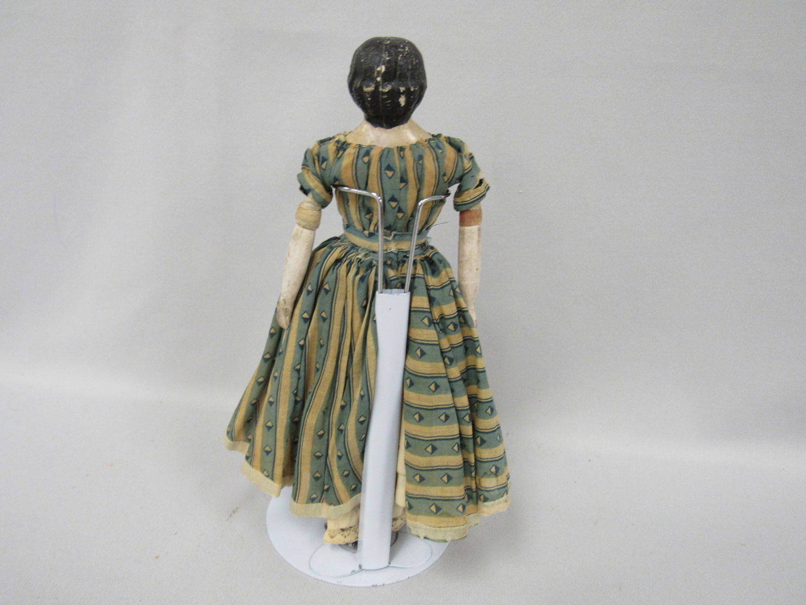 ANTIQUE 9 IN. MILLINERS MODEL: - 12