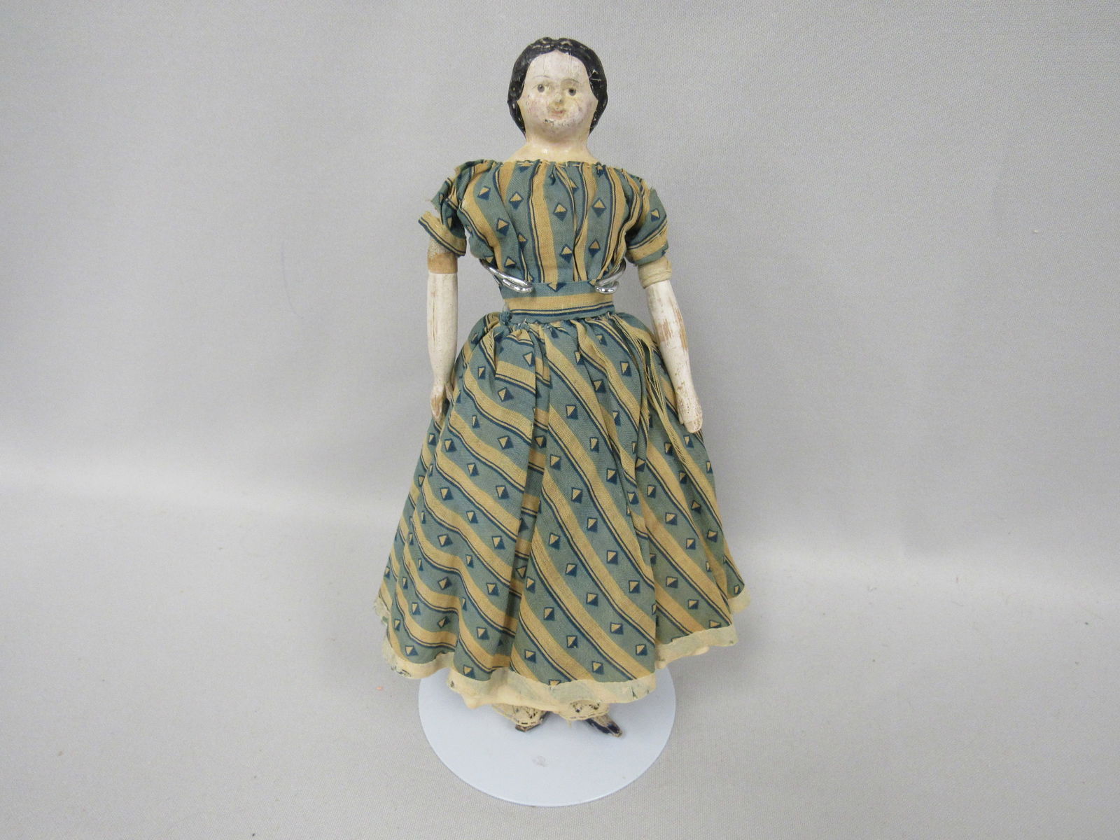 ANTIQUE 9 IN. MILLINERS MODEL: - 2