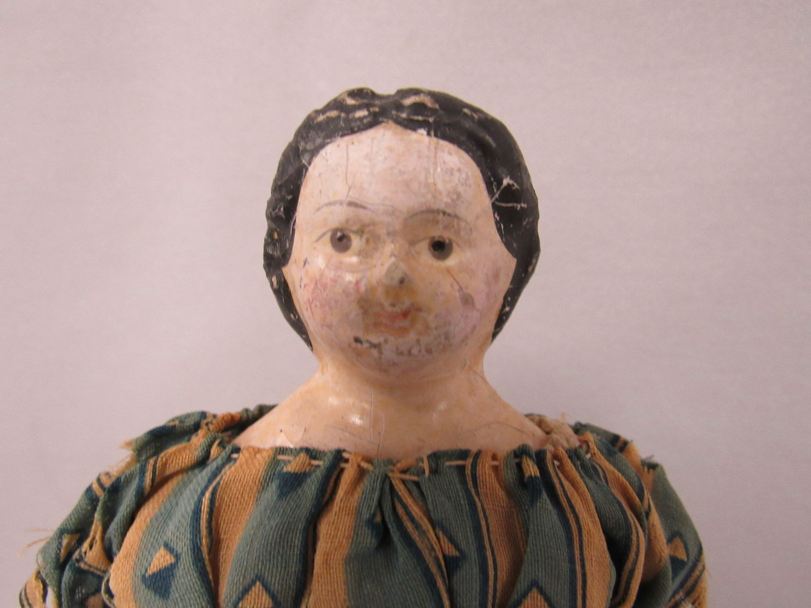 ANTIQUE 9 IN. MILLINERS MODEL: - 3