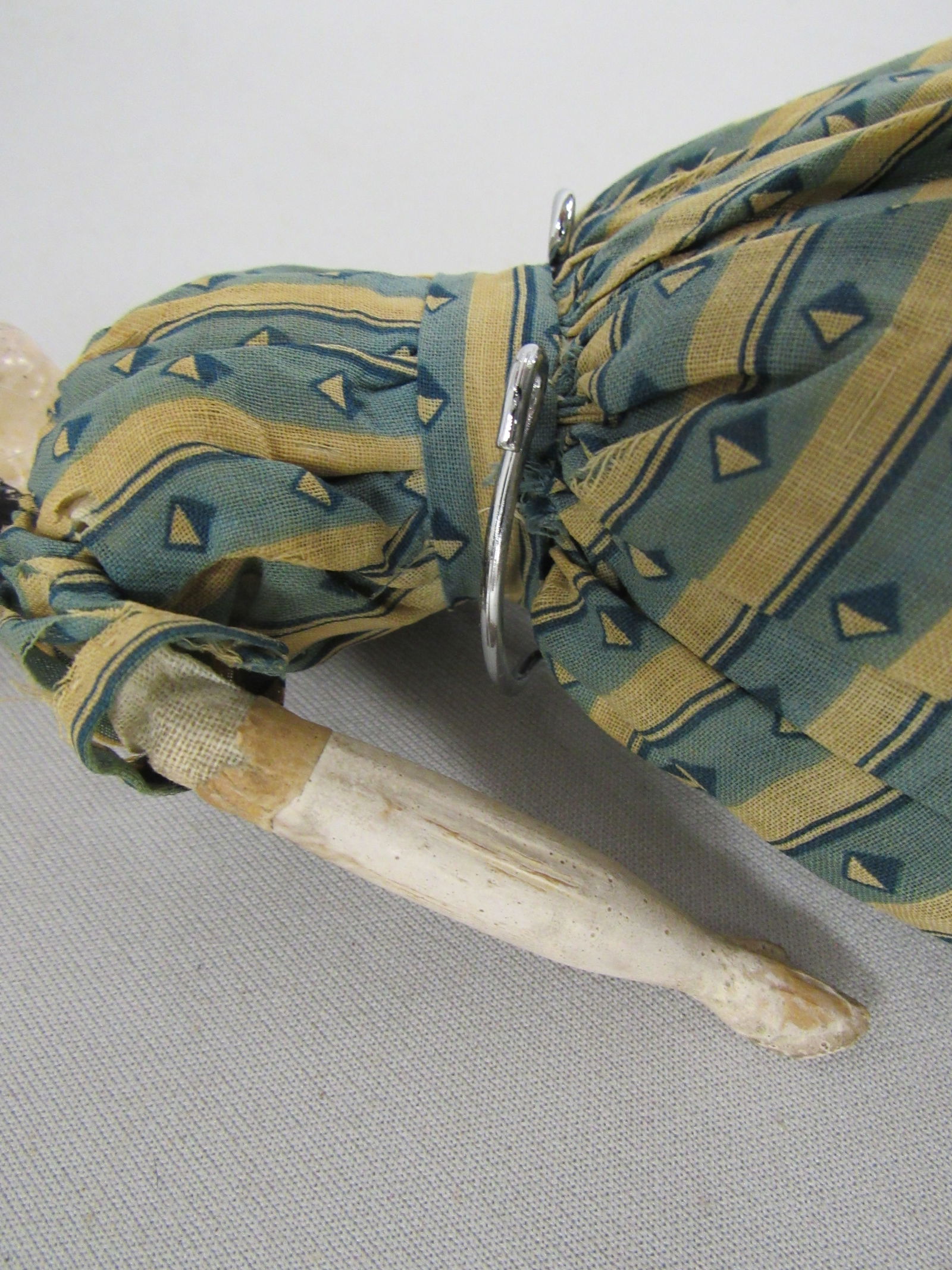 ANTIQUE 9 IN. MILLINERS MODEL: - 5