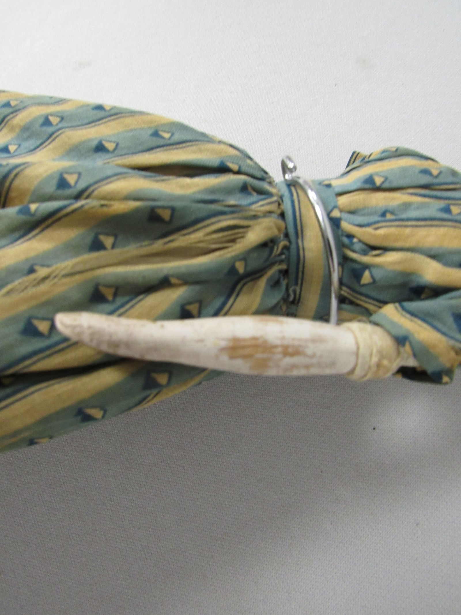 ANTIQUE 9 IN. MILLINERS MODEL: - 6