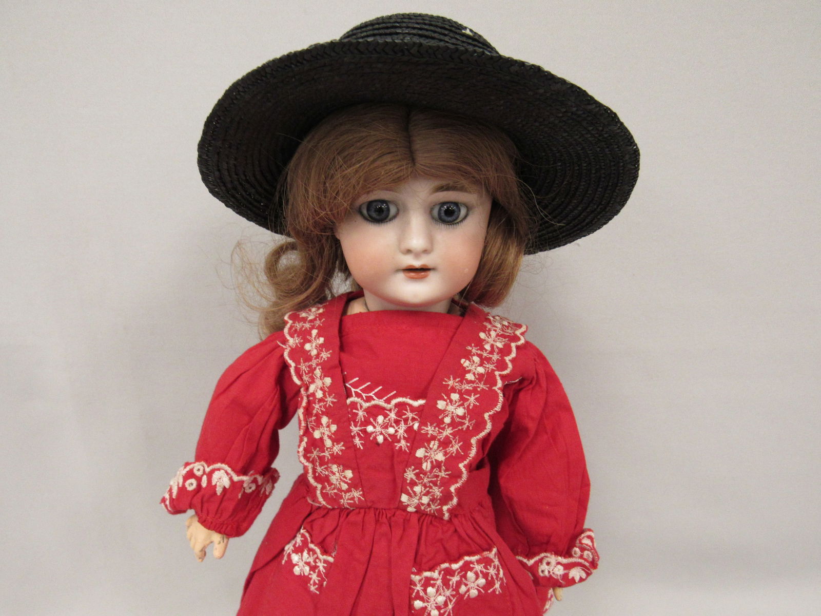 17 IN. BISQUE HEAD FOR FRENCH MARKET: (1 of 12)